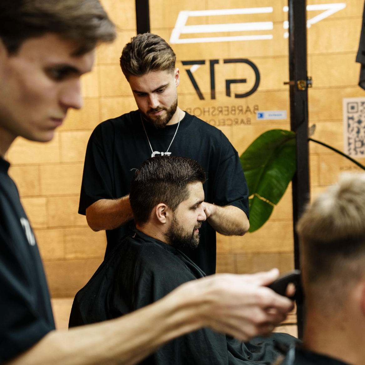 Barber working in G17